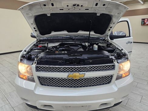 Used 2013 Chevrolet Suburban LTZ RWD image 41