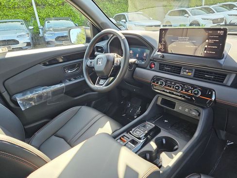New 2026 Honda Pilot TrailSport image 11