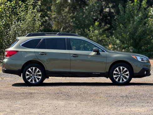 Used 2016 Subaru Outback 2.5i Limited AWD/4WD image 8