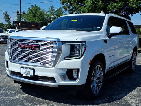 Used 2023 GMC Yukon XL Denali w/ LPO, Floor Liner Package AWD/4WD image 34