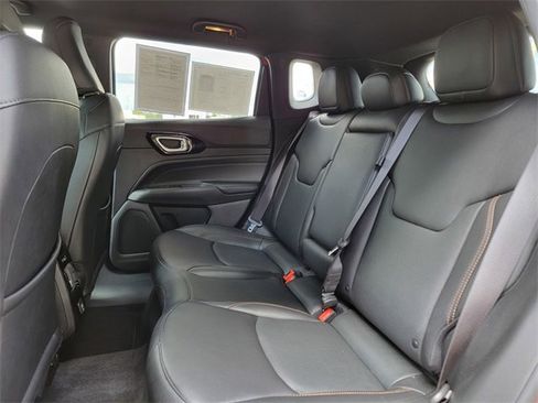 Certified 2022 Jeep Compass Limited image 21