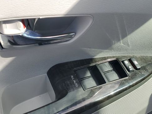 Used 2014 Toyota Venza LE image 44