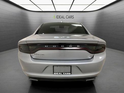 Used 2016 Dodge Charger SXT RWD image 6