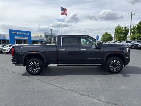 Used 2025 GMC Sierra 2500 Denali Ultimate w/ Max Trailering Package AWD/4WD image 8