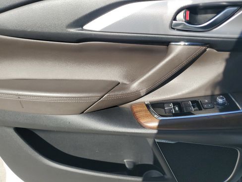 Used 2022 MAZDA CX-9 Signature image 16