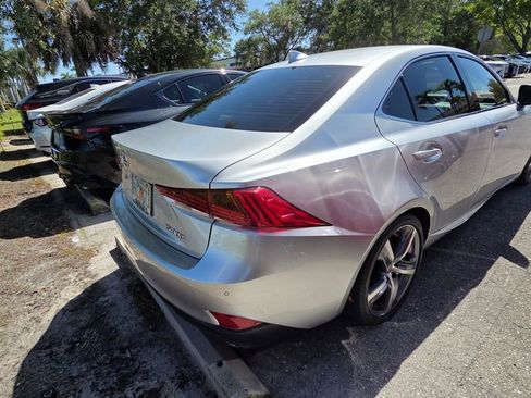 Used 2019 Lexus IS 300 image 4