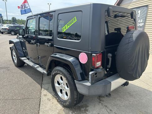 Used 2011 Jeep Wrangler Unlimited Sahara AWD/4WD image 7