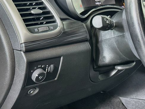Used 2021 Jeep Grand Cherokee Laredo X AWD/4WD image 17