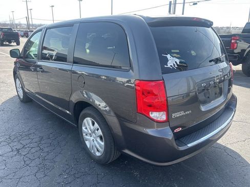 Used 2020 Dodge Grand Caravan SE w/ UConnect Hands-Free Group image 4