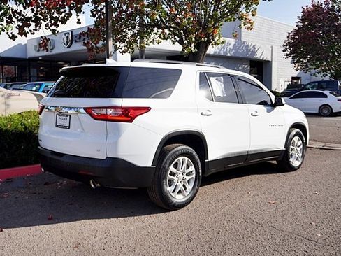 Used 2021 Chevrolet Traverse LT image 7