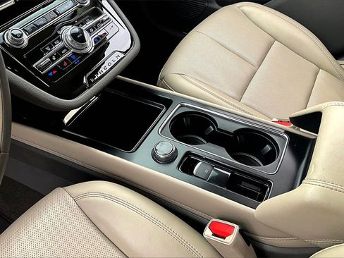 Used 2022 Lincoln Corsair AWD w/ Equipment Group 101A image 14