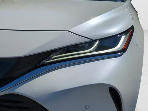 Certified 2021 Toyota Venza Limited w/ Advanced Technology Package image 9