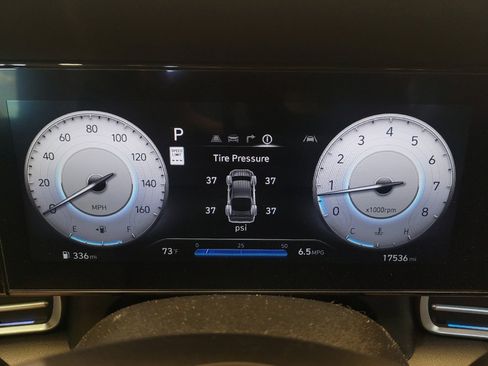 Used 2025 Hyundai Elantra SEL FWD image 23
