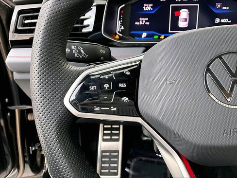 Used 2025 Volkswagen Jetta GLI Autobahn image 25