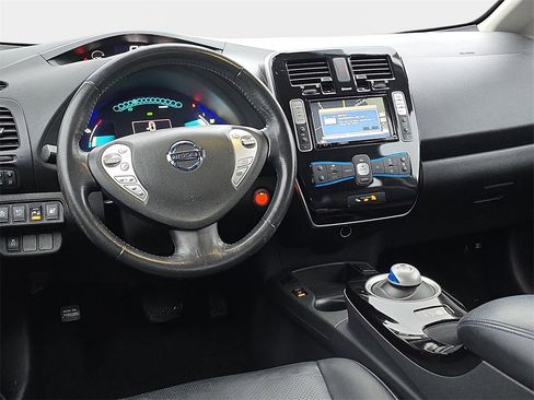 Used 2015 Nissan Leaf SL w/ Premium Package image 15