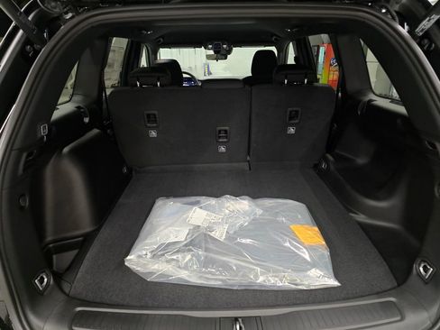 New 2025 Jeep Grand Cherokee Laredo w/ Luxury Tech Group I RWD image 34