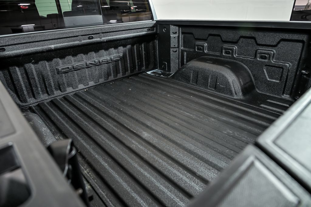 Used 2024 GMC Sierra 1500 Denali AWD/4WD image 9