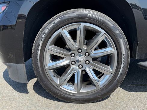 Used 2019 Chevrolet Suburban Premier AWD/4WD image 11