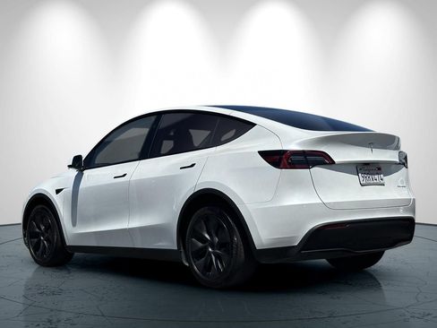 Used 2025 Tesla Model Y Long Range AWD/4WD image 6