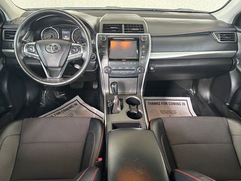 Used 2016 Toyota Camry SE w/ Moonroof Package FWD image 25