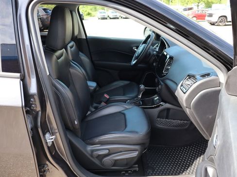 Used 2018 Jeep Compass Latitude w/ Popular Equipment Group FWD image 37