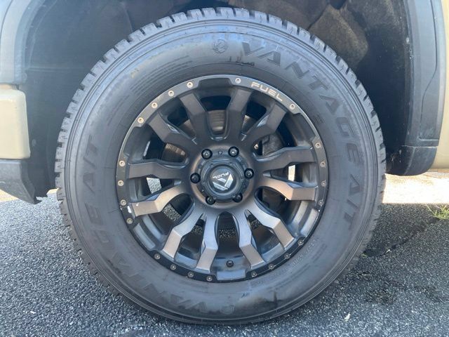 Used 2022 GMC Sierra 1500 AT4 w/ AT4 Preferred Package AWD/4WD image 11