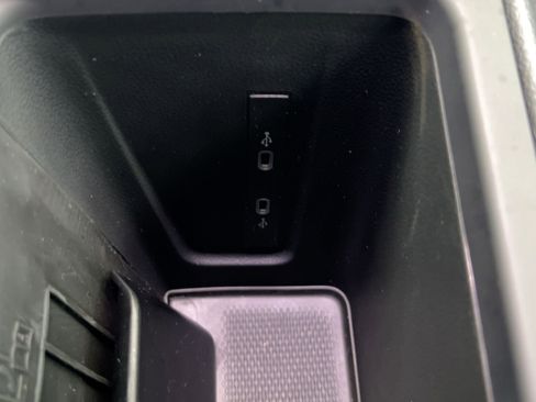 New 2026 Volkswagen Tiguan SE image 33