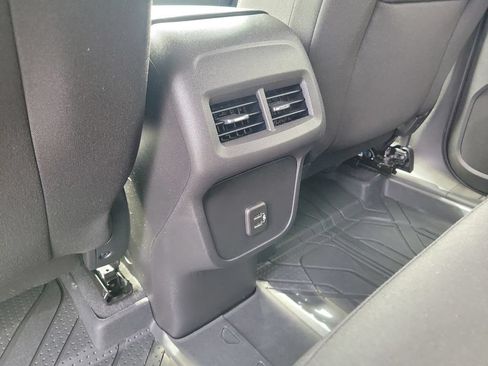 Used 2024 Chevrolet Equinox LS w/ LS Convenience Package FWD image 14