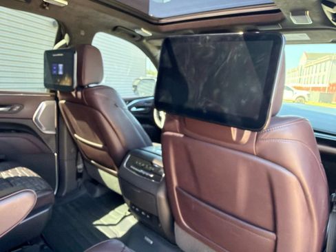 Used 2023 Cadillac Escalade Sport Platinum AWD/4WD image 26
