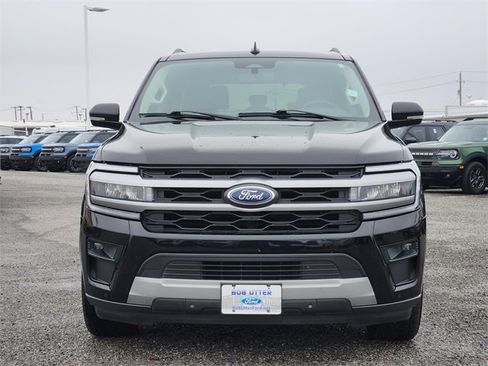 Used 2022 Ford Expedition XLT image 2