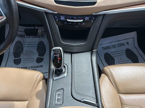Used 2018 Cadillac XT5 Platinum w/ Driver Assist Package AWD/4WD image 17
