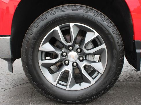 Used 2024 Chevrolet Silverado 1500 LT image 46