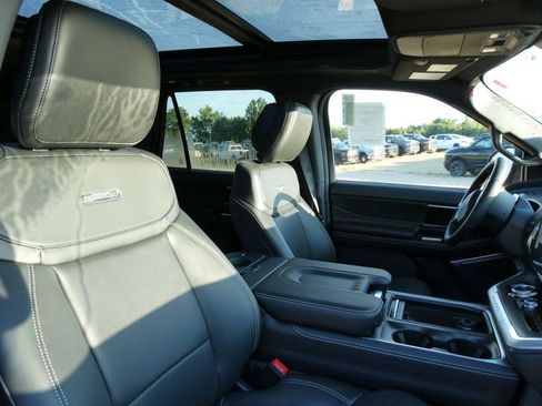 New 2027 Ford Expedition Platinum w/ Stealth Appearance Package AWD/4WD image 10