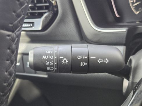 Certified 2025 Honda Pilot Touring image 18