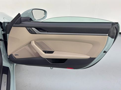 Used 2025 Porsche 911 Carrera image 45