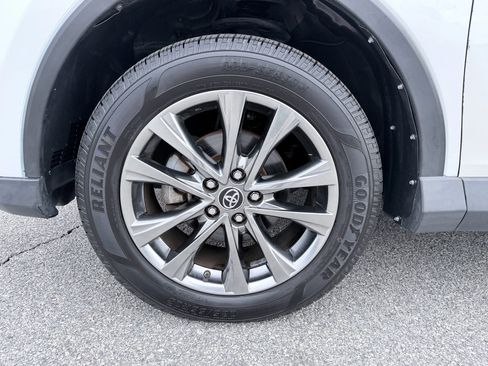 Used 2018 Toyota RAV4 Limited image 35