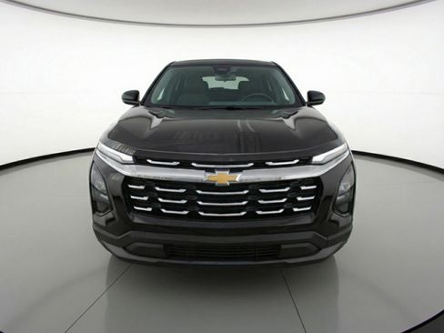 Used 2025 Chevrolet Equinox LT FWD image 2