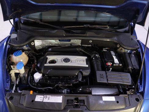 Used 2013 Volkswagen Beetle 2.0T image 9