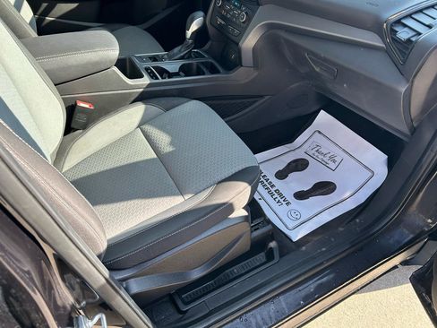 Used 2019 Ford Escape SE image 12