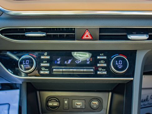 Used 2022 Hyundai Sonata Limited w/ Preferred Accessory Package FWD image 28