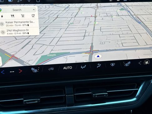 Used 2026 Chevrolet Equinox EV LT image 28