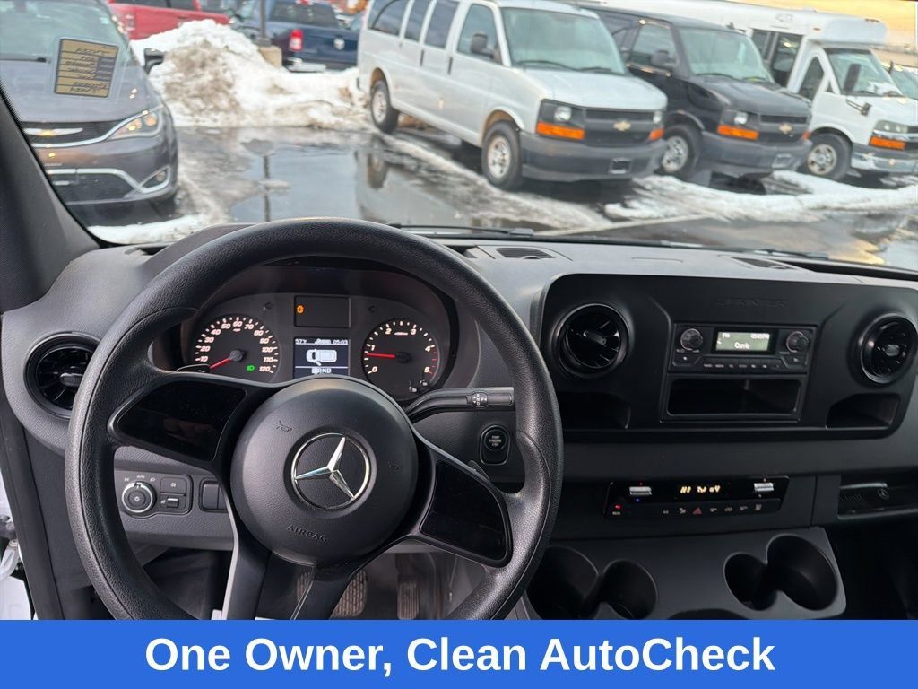 Used 2019 Mercedes-Benz Sprinter 2500 image 2
