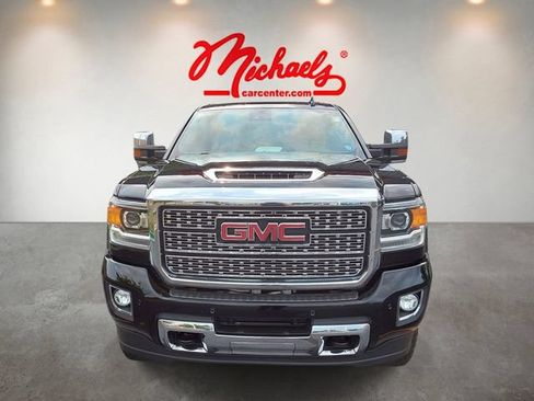 Used 2019 GMC Sierra 2500 Denali AWD/4WD image 2