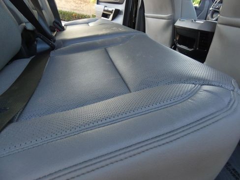 Used 2025 Toyota Tundra Limited image 40