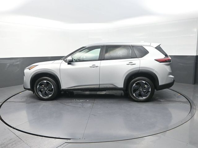 Used 2024 Nissan Rogue SV AWD/4WD image 4
