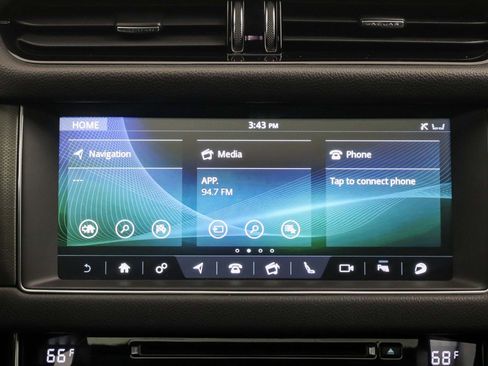 Used 2018 Jaguar XF S RWD image 18