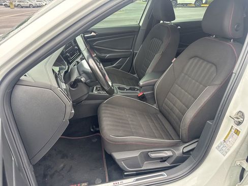 Used 2019 Volkswagen Jetta GLI image 10