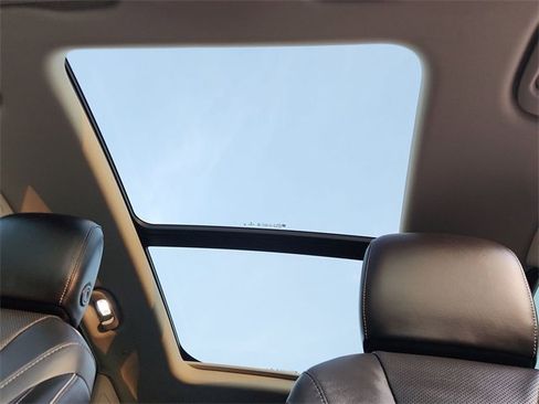 Used 2021 Buick Envision Essence w/ Sport Touring Package image 21