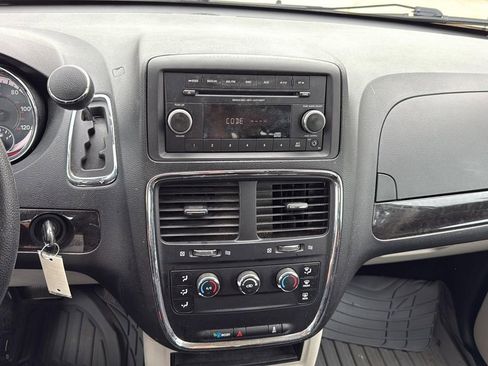 Used 2014 Dodge Grand Caravan American Value Package image 20