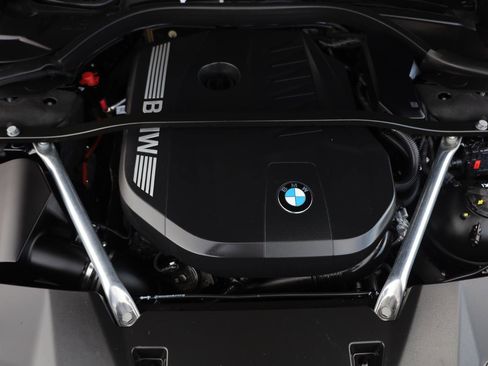 Used 2023 BMW 740i RWD image 12